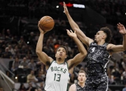 爱游戏体育-关于莱万多夫斯基爆冷击败塞尔维亚队，比分优势明显引爆全场！的信息