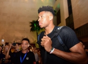 爱游戏-字母哥在独行侠比赛中赛况扑朔迷离，回归赛场引发热议！的简单介绍