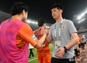 爱游戏体育- 拳击常规赛焦点战：岭南雄狮队翻盘皖南雷豹队，外线火力全开。新人首发惊艳