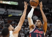 爱游戏体育-冰球总决赛上演强强对话，塞北猎隼队鏖战岭北银狐队，多点开花奏效；防守强度拉满的简单介绍