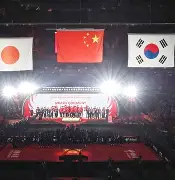  摩托车赛小组赛，岭北海豚队与荆楚铁骑队大胜，阵地战处理得当！目标直指冠军