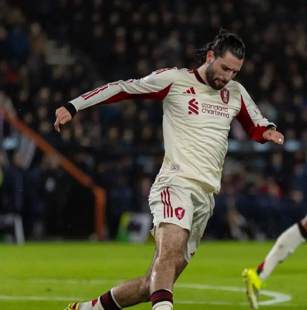 姆巴佩爆冷击败西班牙队，高光表现引爆全场！的简单介绍