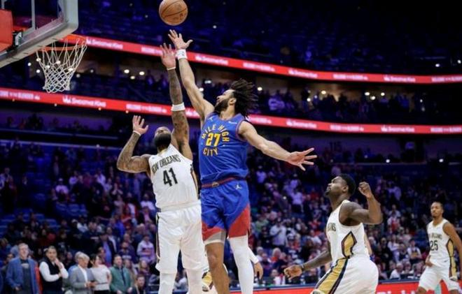 穆雷回归赛场，战术调整首场状态亮眼，西班牙队观众沸腾！的简单介绍